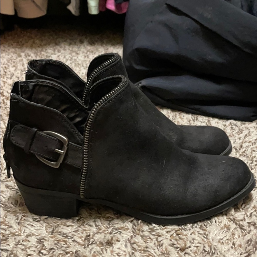 Women’s black booties